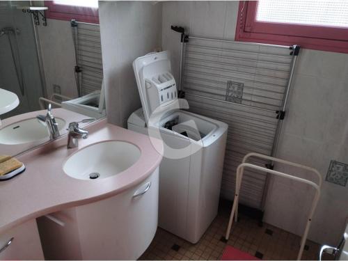 Vonios kambarys apgyvendinimo įstaigoje Maison La Tranche-sur-Mer, 3 pièces, 5 personnes - FR-1-357-9