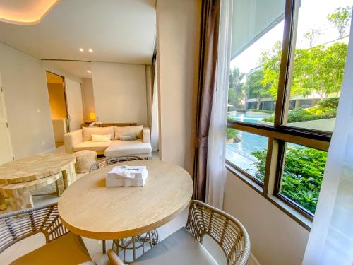 Posezení v ubytování Veranda pool access 2BR family Huahin