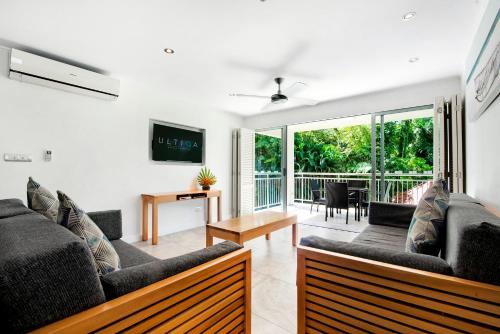 TV a/nebo společenská místnost v ubytování ULTIQA Fiji Palms Beach Resort