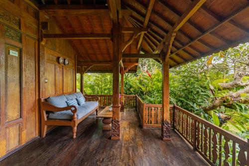 Ubud Valley Boutique Resort — Balcony/Terrace
