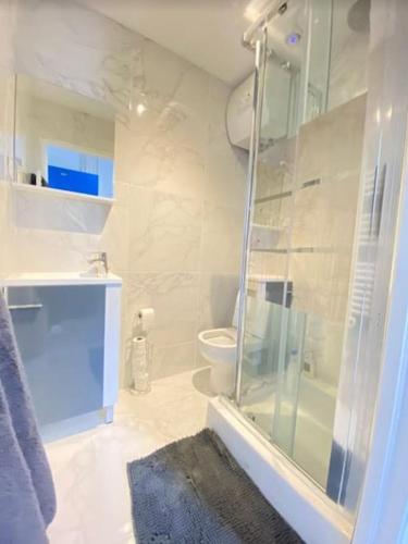 Kúpeľňa v ubytovaní La Résidence des Célestins - Appartement Duplex N15 - Centre Vichy