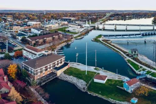 Nuk's Executive Suites in Green Bay