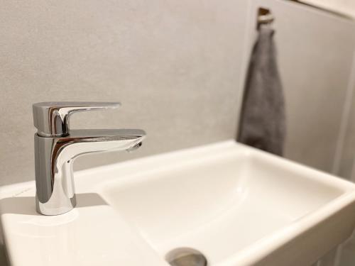 Gambar di galeri bagi Modernes Apartment in Zentrumsnähe mit eigenem Stellplatz di Baden-Baden