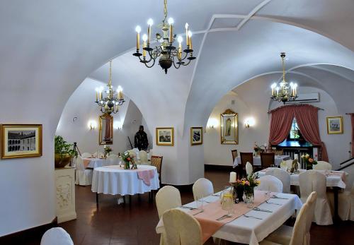 Restaurace v ubytování Zamek w Baranowie Sandomierskim