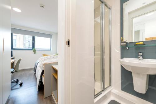 Gallery image of For Students Only Merlin Heights Leicester in Leicester