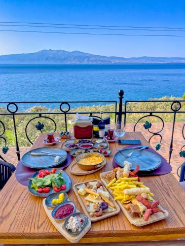 Gallery image of Assos Dionysos Special Class Hotel Adults Only 12 years in Behramkale