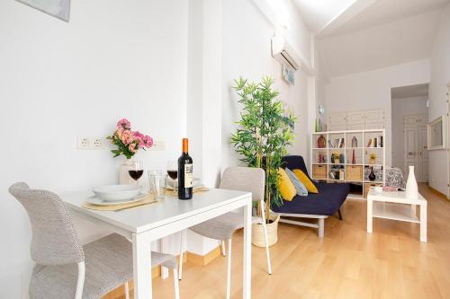 -MalagaSunApts- Central Penthouse Terrace&Relax