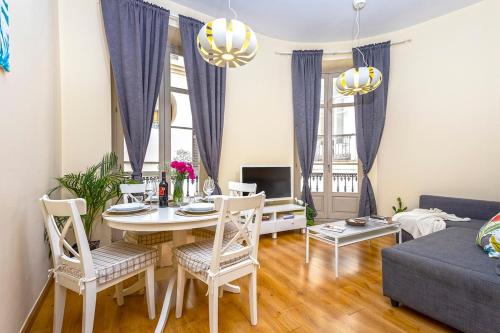 -MalagaSunApts- Historic Heart of Malaga AA WIFI