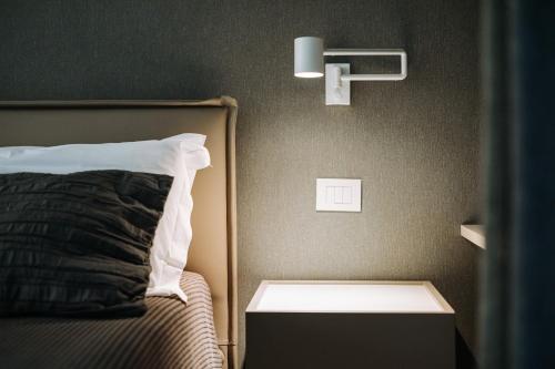 a bedroom with a bed and a basketball hoop at Suite1212 - Rattazzi in Monopoli