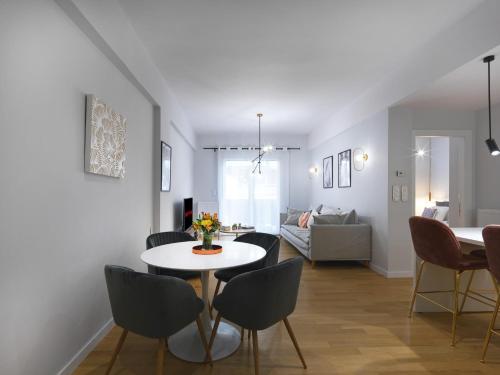 FRESH, NEW & READY FOR YOU! RNVTD APT IN KOUKAKI!