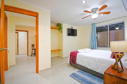 Ένα ή περισσότερα κρεβάτια σε δωμάτιο στο DT La Paz Condos with Pool & Palapa Lounge, 2 mi to Malecón