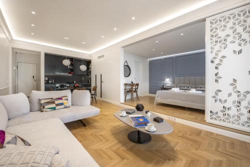 Chic central Athens apartment at Mavilli Sq.