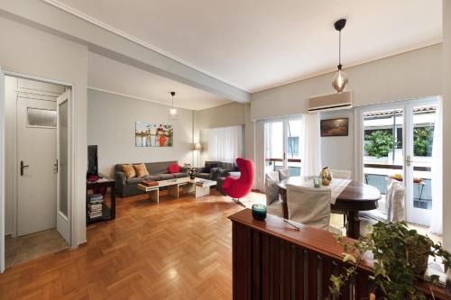 Spacious 3 Bedroom apt near Acropolis museum