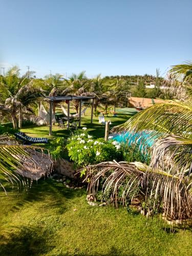 Un jardín fuera de Nascer do Sol Kitesurf House