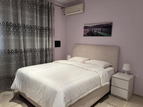 Piraeus Cozy Stylish, Fully Reno Apt, near metro
