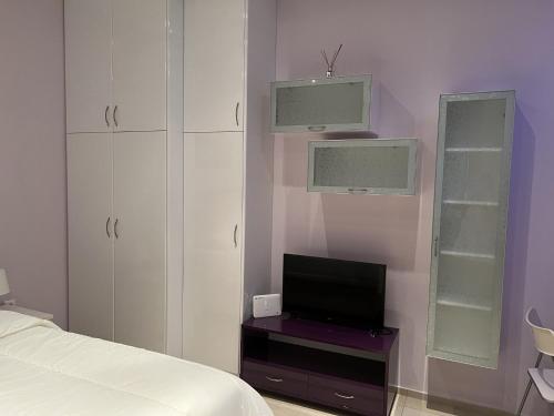 Piraeus Cozy Stylish, Fully Reno Apt, near metro