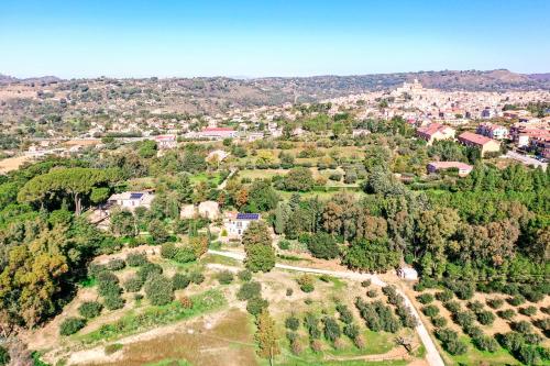 an aerial view of a city with trees at Dream House in Piazza Armerina