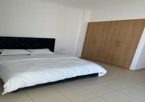 Postel nebo postele na pokoji v ubytování One Bedroom Furnished Apartment in Business bay Dubai