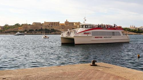 Gallery image of Modern 1BR Apartment Central Location in Il-Gżira