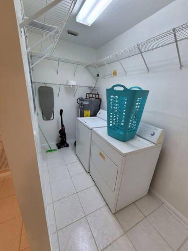 Beachy Sarasota Duplex – Photos 5