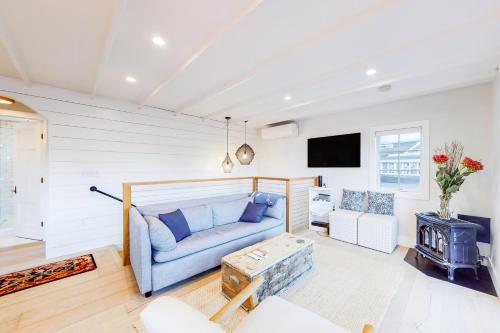 Modern Harbor Retreat – Photos 4