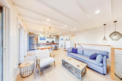 Modern Harbor Retreat – Photos 5