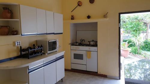 Una cocina o zona de cocina en Casa Rural Parajes del Chanza