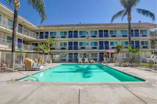 Motel 6-San Bernardino, CA - North in Rialto
