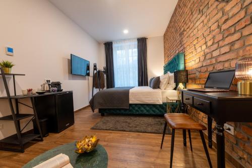 Brickwall Apartments