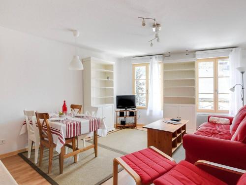 Charmant T2 en Centre-Ville pour 6 pers., Parking, Proche Commodités et Stations de Ski - FR-1-402-75