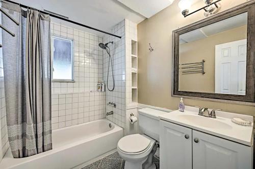 Koupelna v ubytování Three Bedroom, California King bed