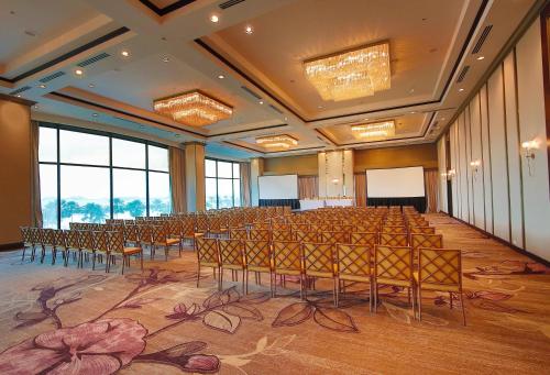 a large room with rows of tables and chairs at Intercontinental Miramar Panama by IHG in Panama City
