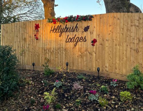 Κήπος έξω από το Hollybush Lodges