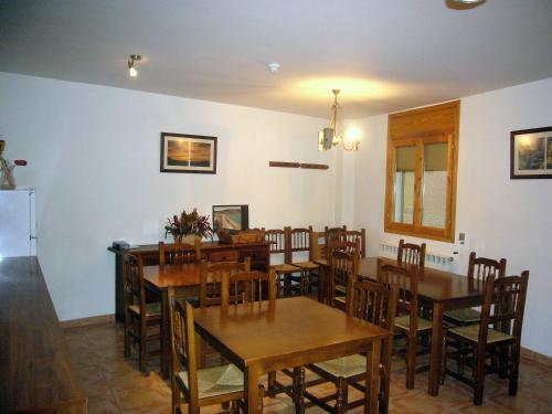 Ресторант или друго място за хранене в Alojamiento Rural Sierra de Gudar