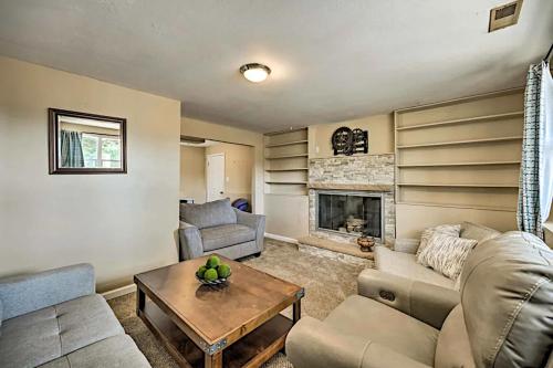 Posezení v ubytování Three Bedroom, California King bed