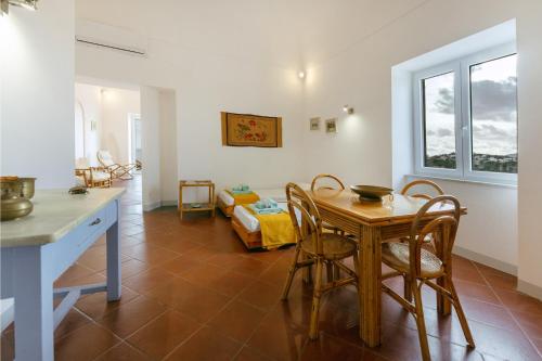 Posezení v ubytování TORRETTA CORRICELLA- Punta Pizzaco