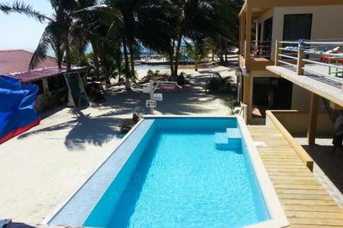 Bassein majutusasutuses Beach Club Budget Rooms at Popeyes Caye Caulker või selle lähedal