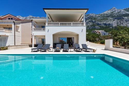 Camadra Villa