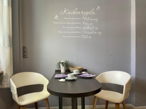 Ruang duduk di SweetDreams - Stadtvilla von 1936 - bis 8 Pers - 150qm - 5 Schlafzimmer - 2 Bäder - Hunde willkommen
