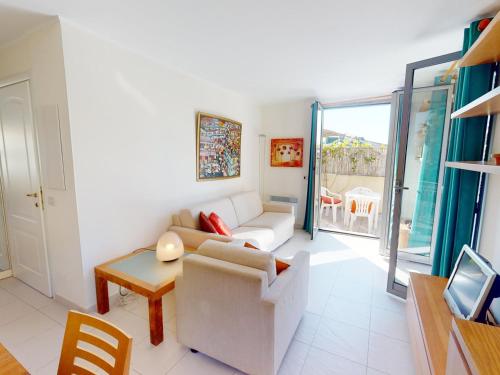 Posedenie v ubytovaní Charmant 2 pièces avec terrasse, jardin et parking dans résidence avec piscine à Menton - FR-1-196-313