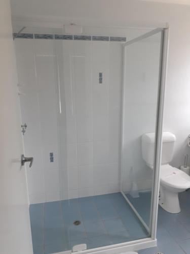 Koupelna v ubytování BLK Stays Guest House Deluxe Units Morayfield