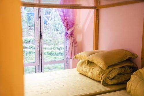 Katil atau katil-katil dalam bilik di SAKURA House - Hoa Ban