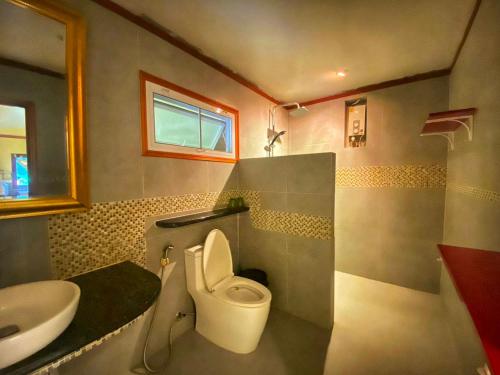 Phòng tắm tại baan mangorn the villa