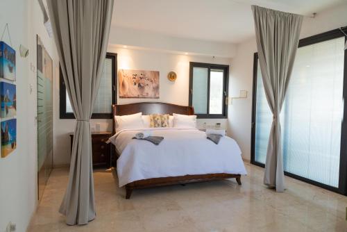 Grace Holon Villa & Pool – Photos 3