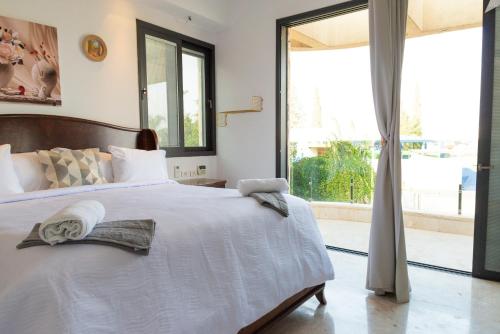 Grace Holon Villa & Pool – Photos 5