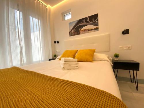 My home in Triana, luminoso y acogedor apartamento