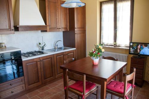 Η κουζίνα ή μικρή κουζίνα στο Cascina La Romana