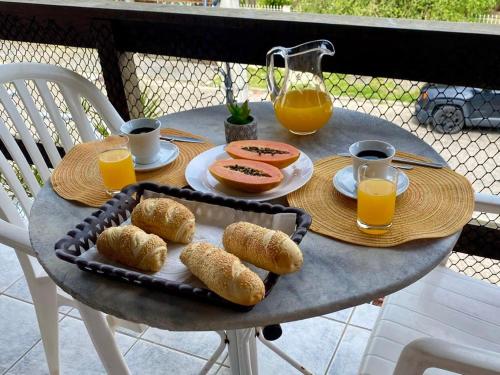 Opciones de desayuno disponibles en Paraíso em Bombas rua Rouxinol