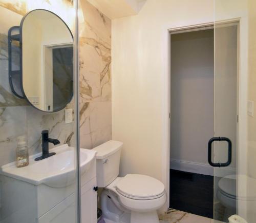 Bagno di Modern Two Bedroom Condo - Boston