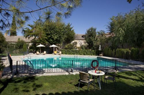 Parador de Almagro — Pool view